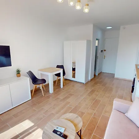 Rénové Avec Climatisation Et Wifi En Dernier étage, Vue à - Fr-1-196-383 * Menton